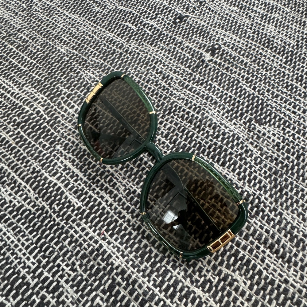 COPY - Sunglasses tory burch!